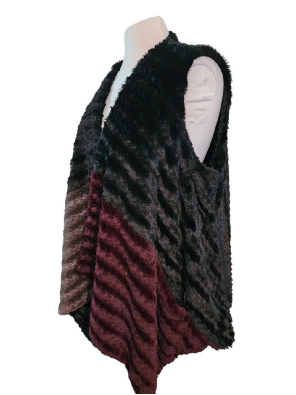 G by Giuliana Black Faux Fur Vest with Burgundy & Brown Ombre Color Block 1X - Picture 3 of 9